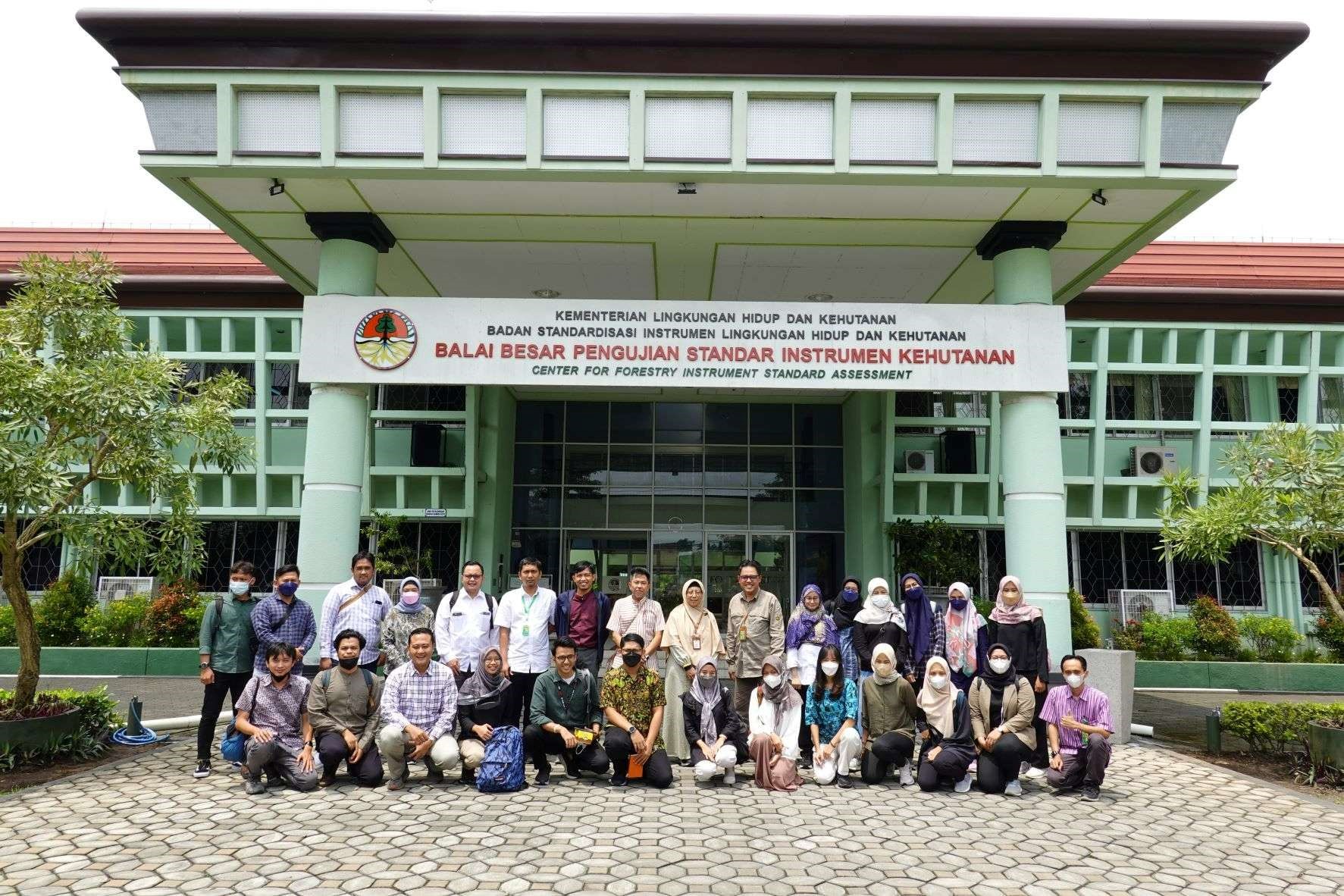 2022 11 17 Kunjungan Balai Standar Instrumen Kehutanan Yogyakarta dan Fakultas Kehutanan UGM nr 6